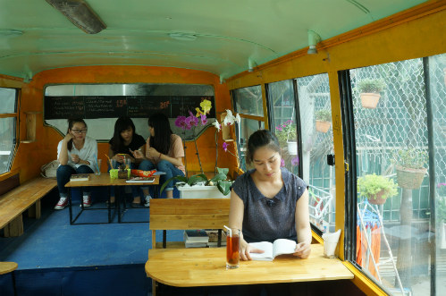 cafe-on-bus (3)