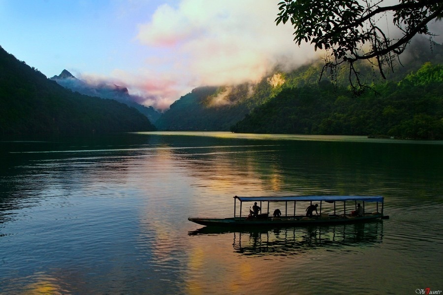 Dawn Beauty In Tourist Attractions Of Vietnam (8)