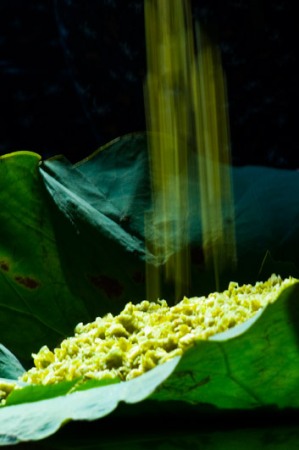 Green Sticky Rice Through Narrow Alleys in Ha Noi (2)