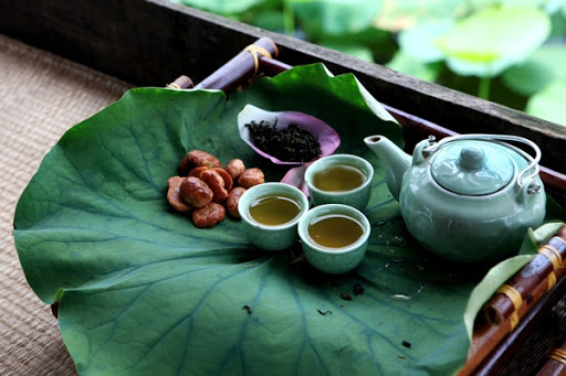 Lotus tea has sedative effects.